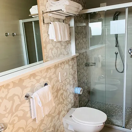 Liane Hotel