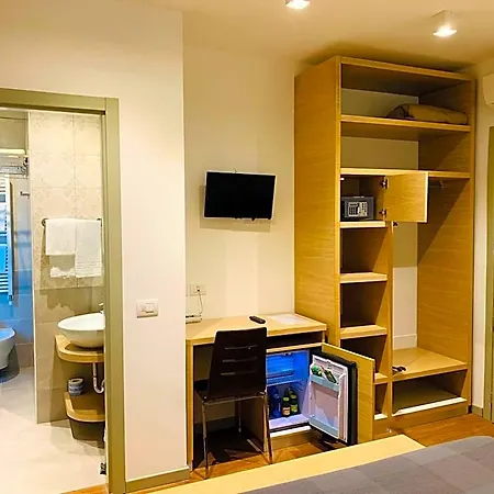 Liane Hotel