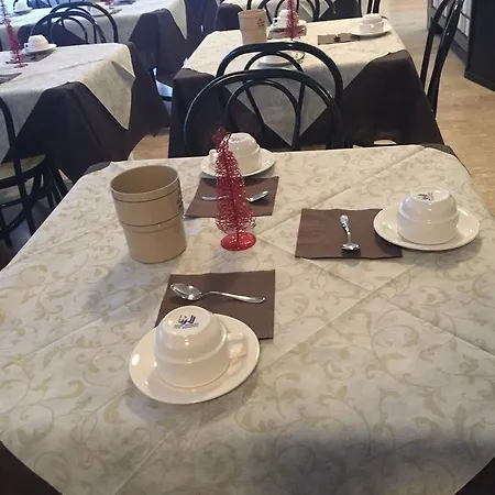 Liane Hotel