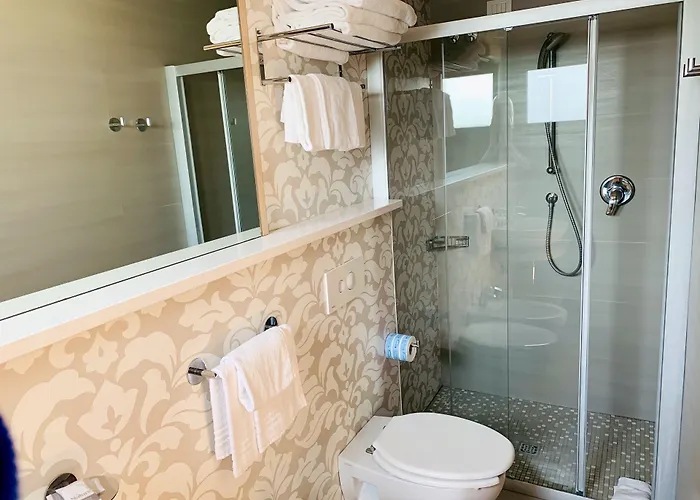 Liane Hotel